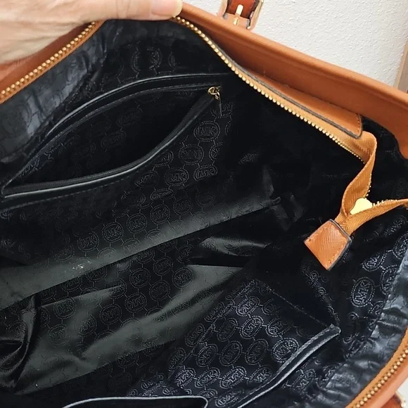 Michael Kork Tote W 17" / 11" H / 5.5" D. (Cannot Determine Its Autenticity.) - Picture 8 of 8